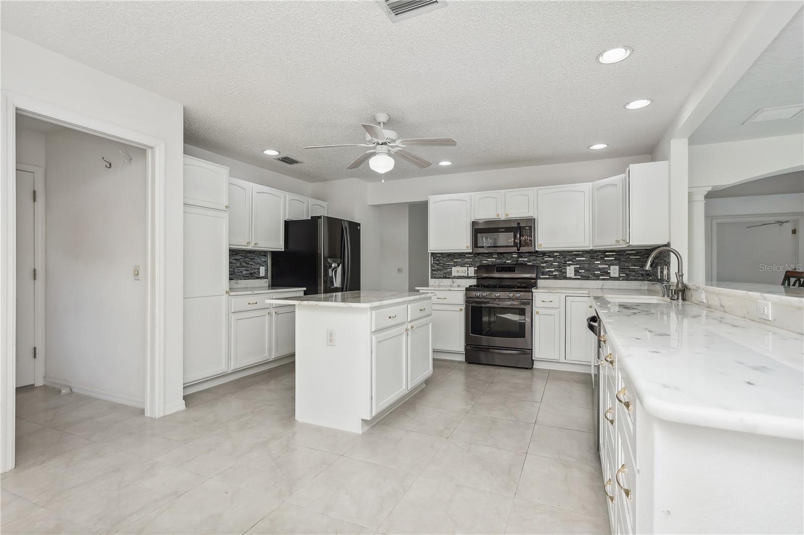 3247 PALATINE CT