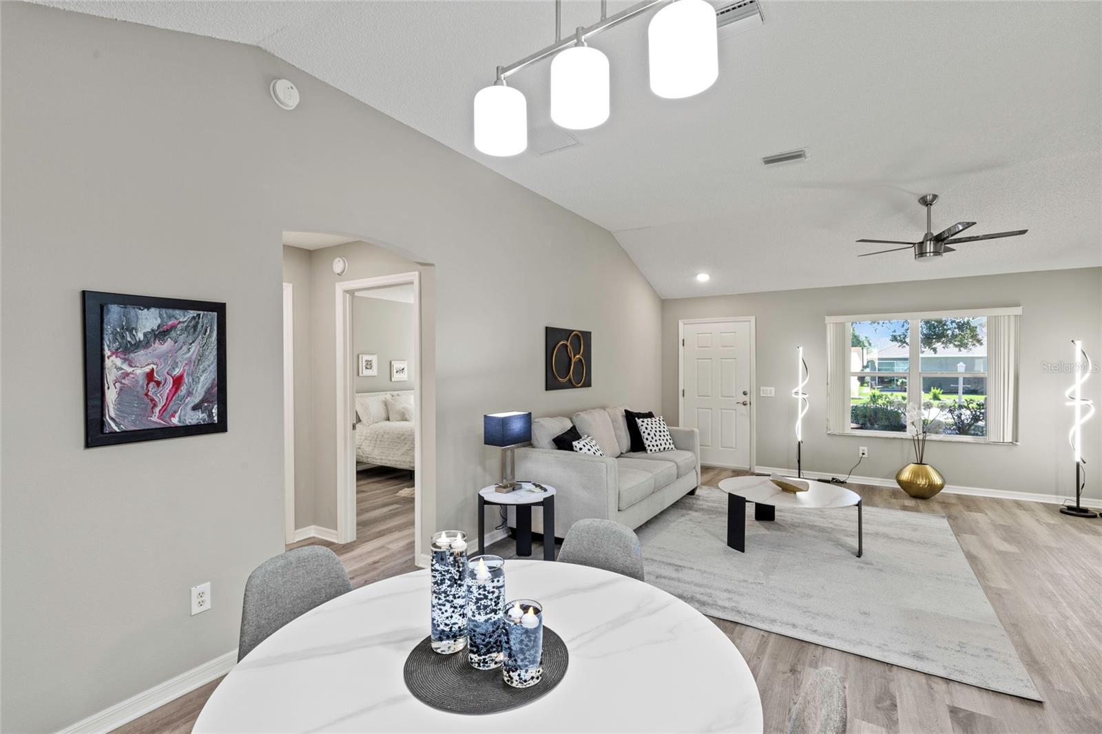 936 WALKER LOOP