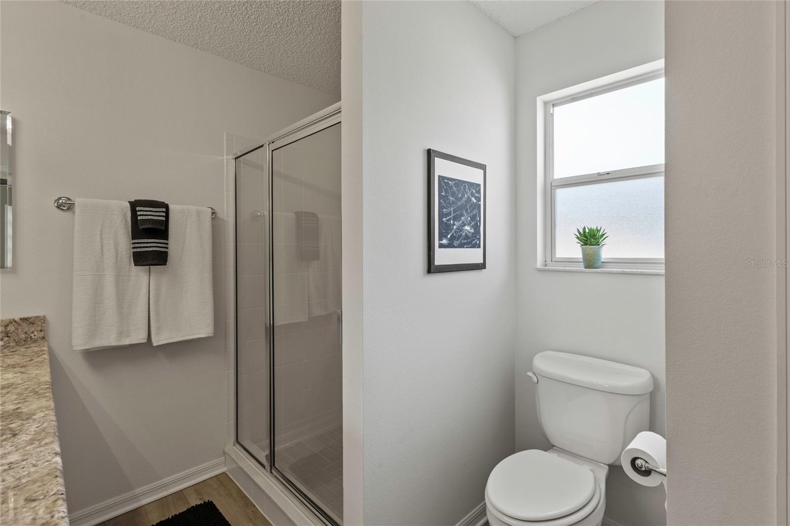 936 WALKER LOOP