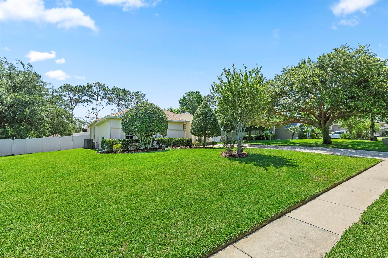 13926 WELLINGTON LANE