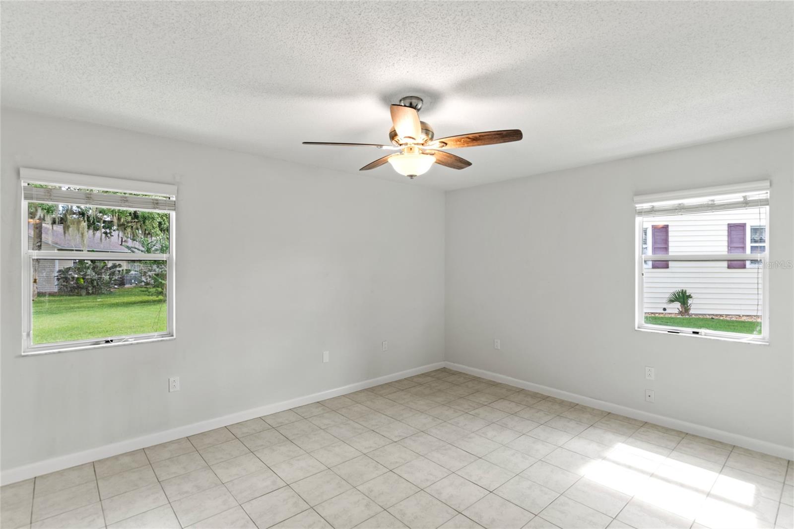 54 ABERDEEN CIR