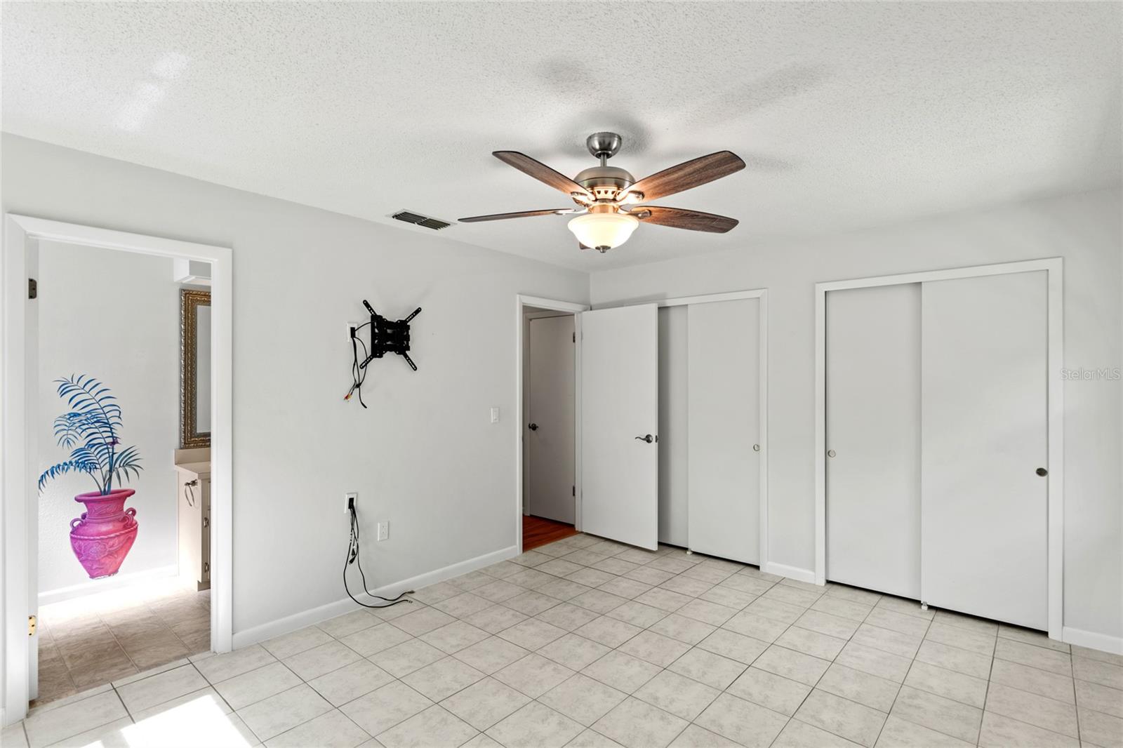 54 ABERDEEN CIR
