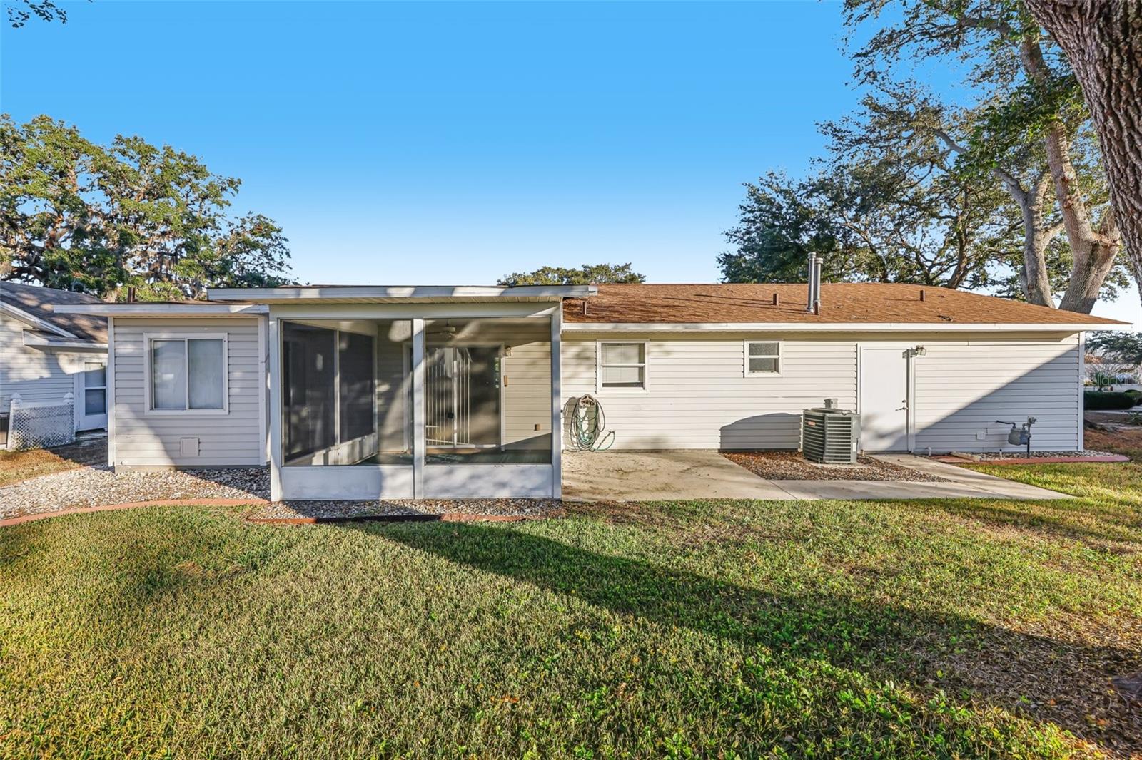 1438 NEW ABBEY AVE