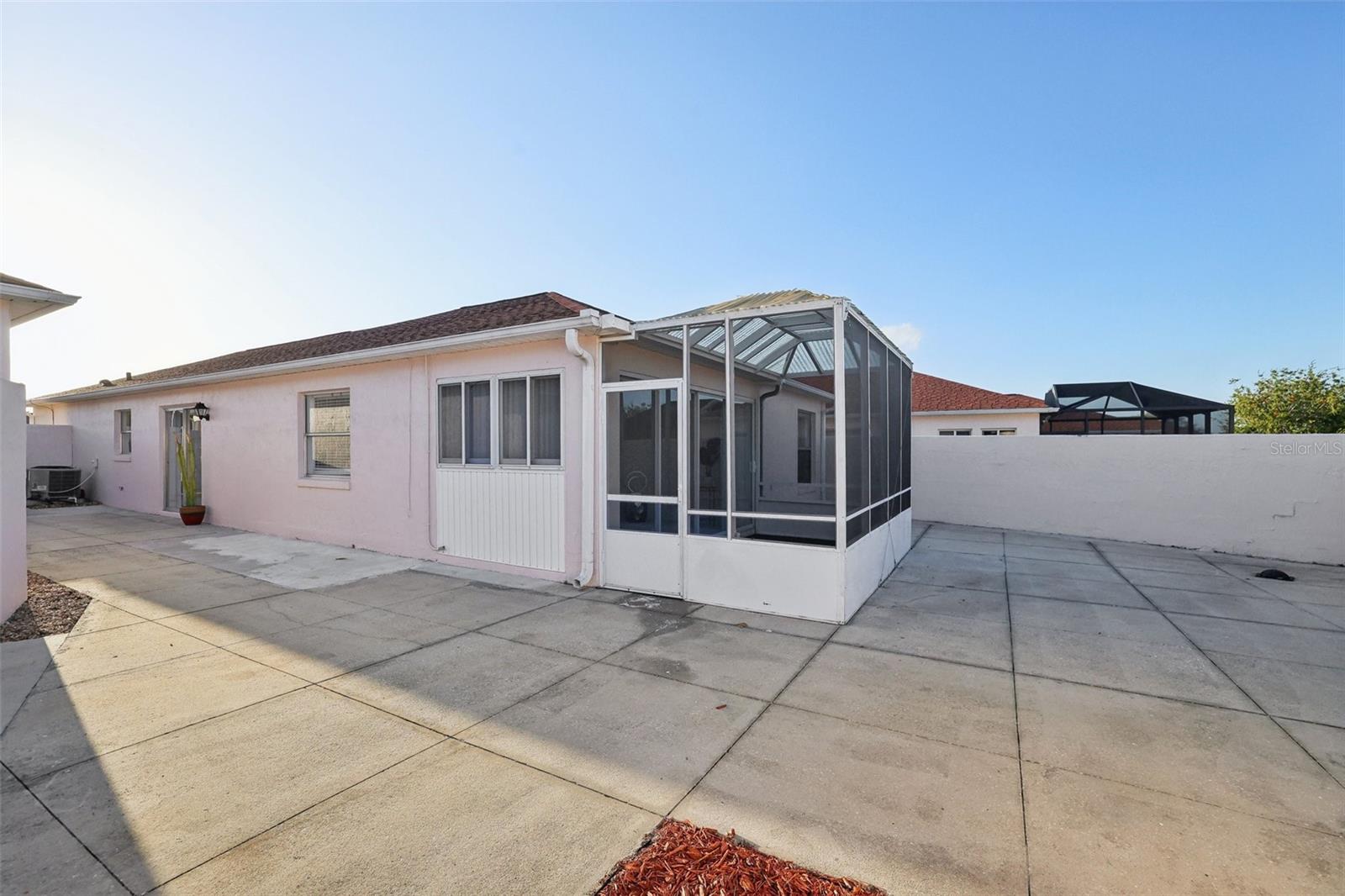 731 HERNANDEZ DR