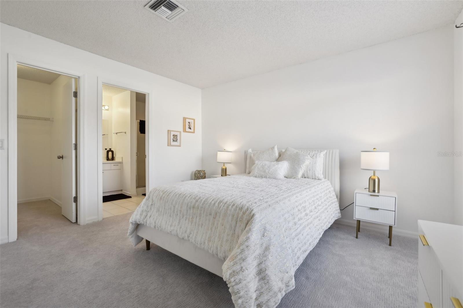 731 HERNANDEZ DR