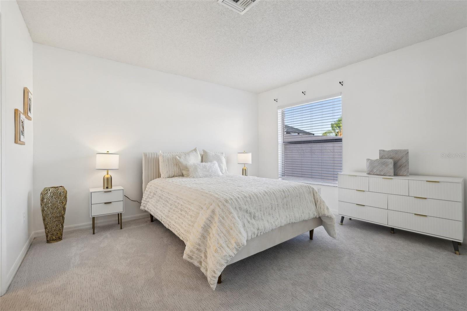 731 HERNANDEZ DR