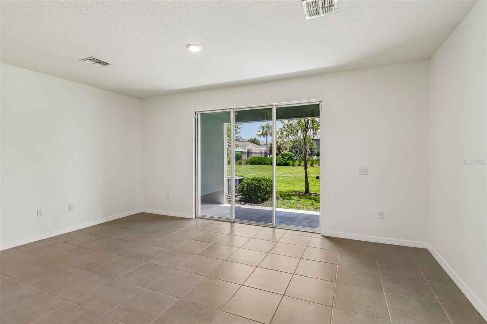 5323 LOBLOLLY LN