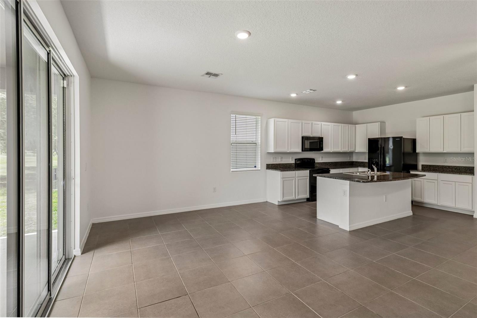 5323 LOBLOLLY LN