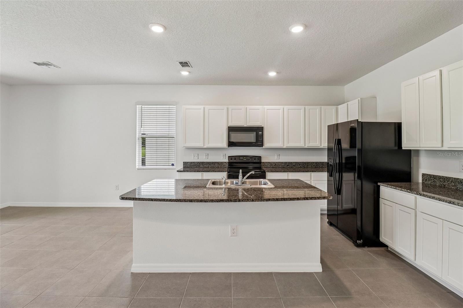 5323 LOBLOLLY LN