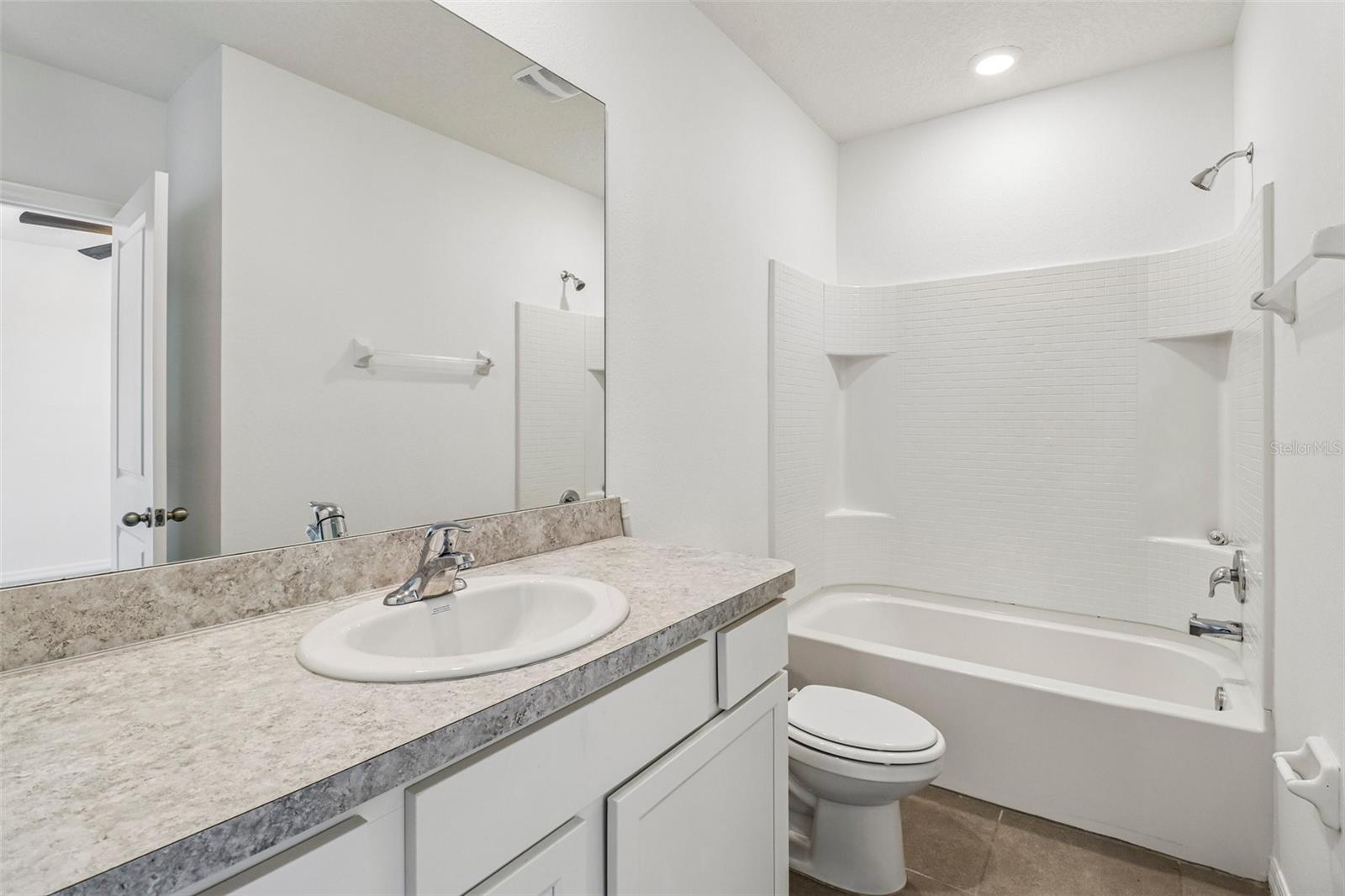 5323 LOBLOLLY LN