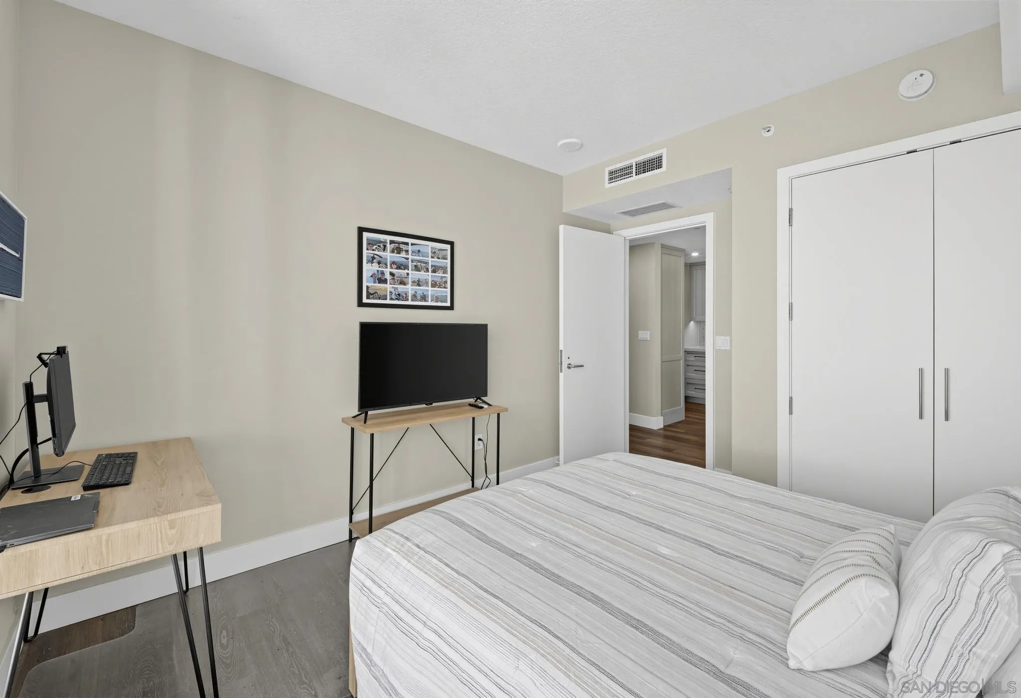 1199 Pacific Highway Unit 2802