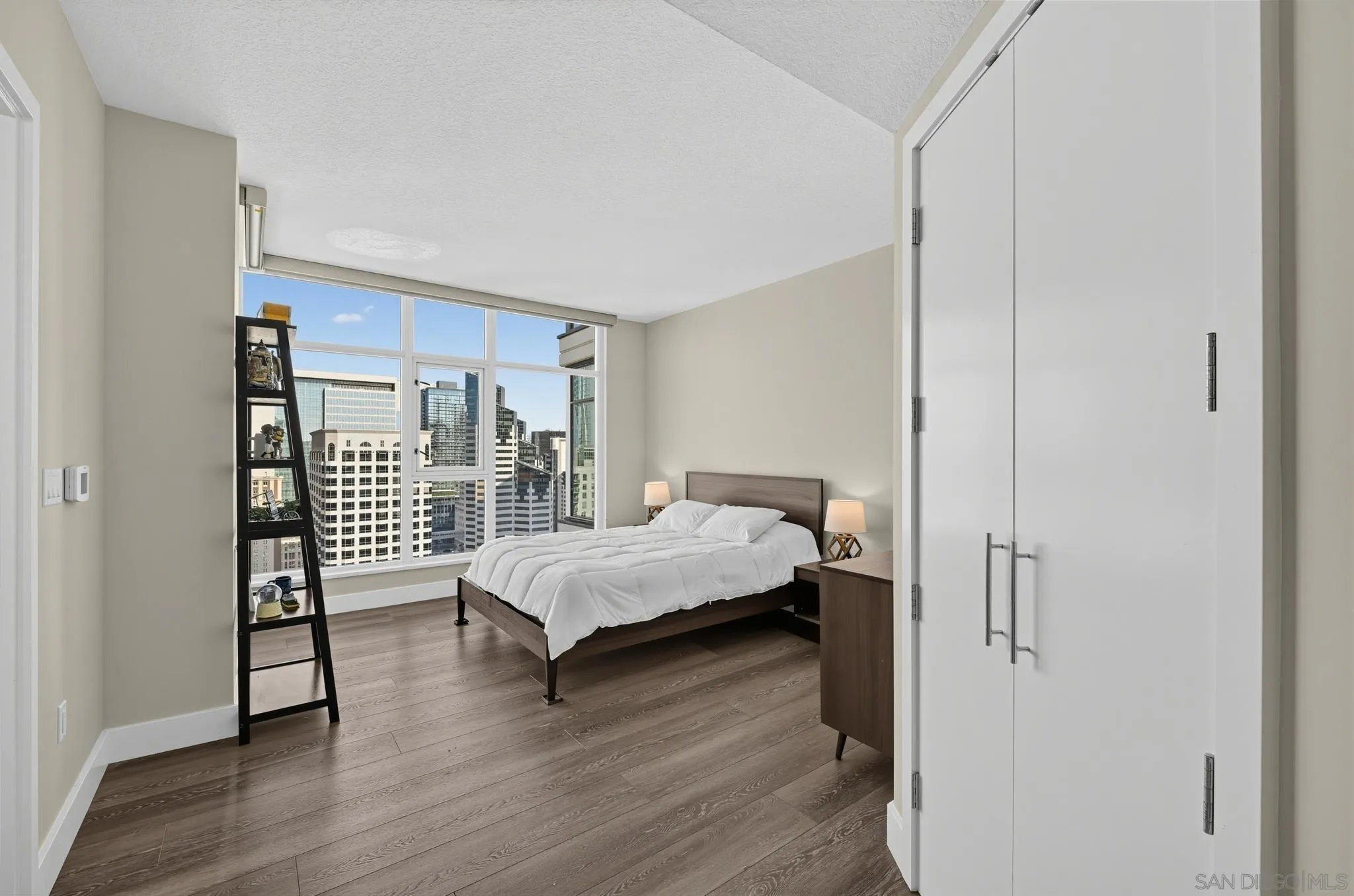 1199 Pacific Highway Unit 2802