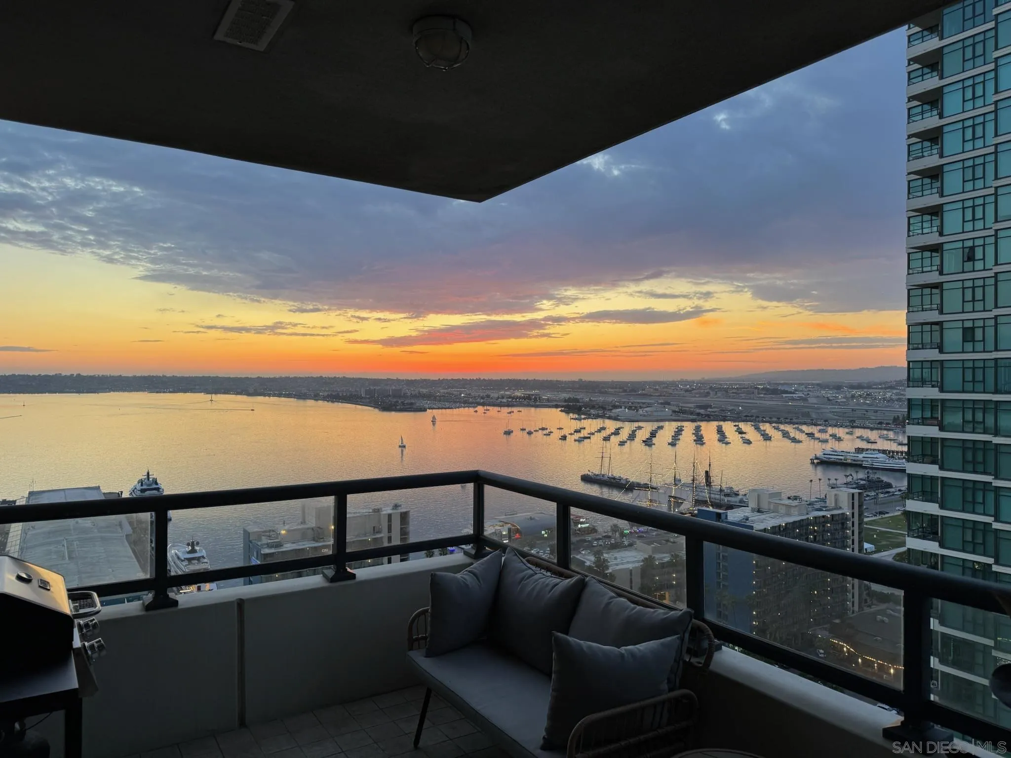 1199 Pacific Highway Unit 2802