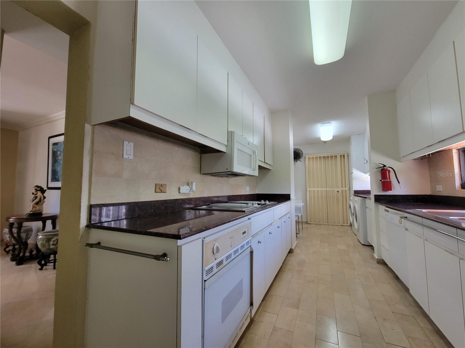 7 CANDINA ST #201