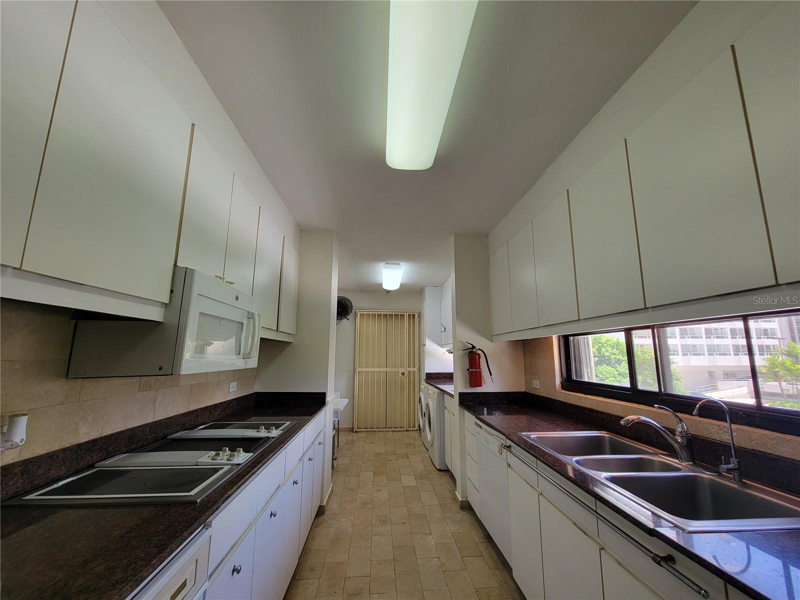 7 CANDINA ST #201
