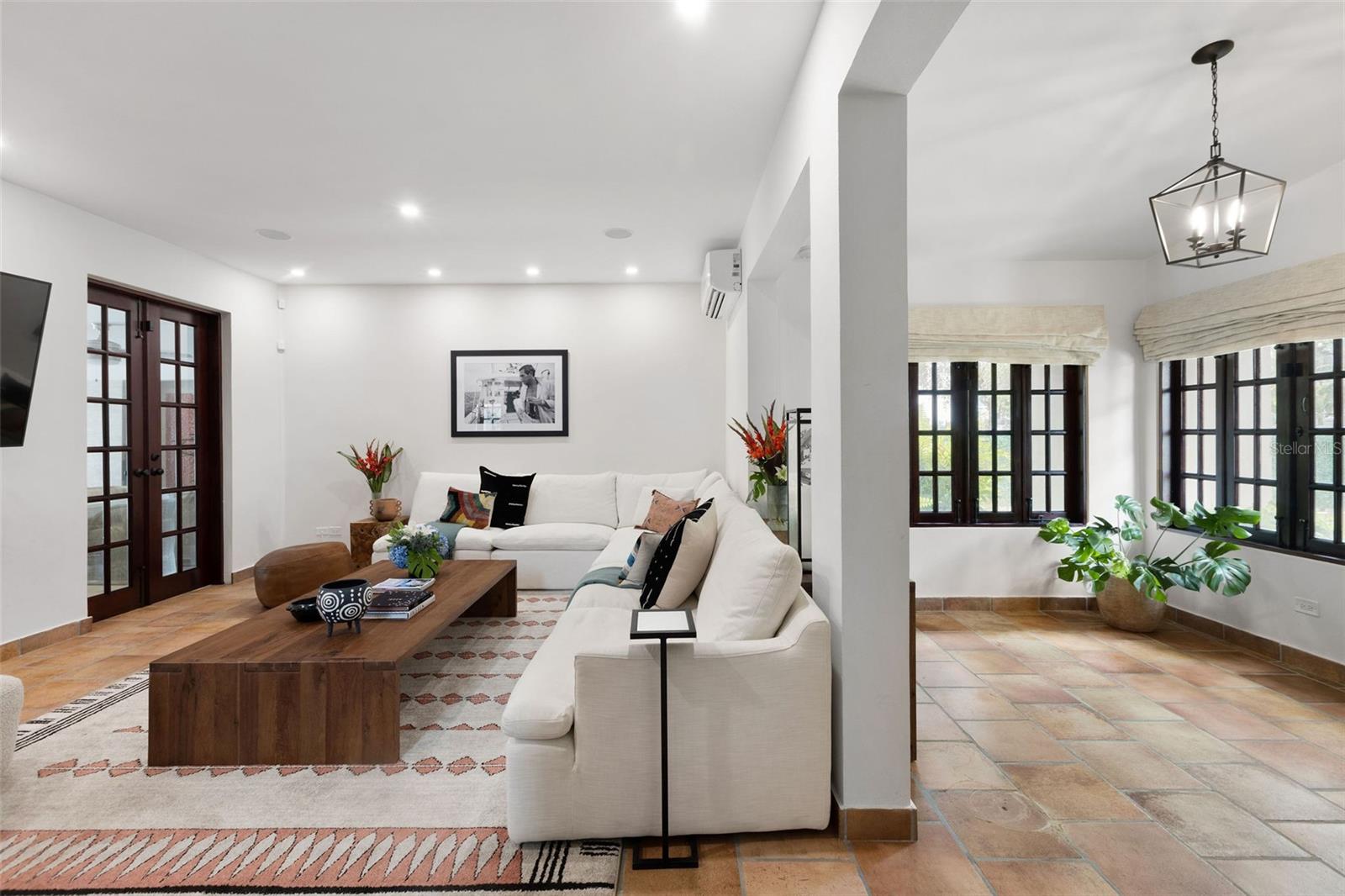 1151 MAGDALENA AVE