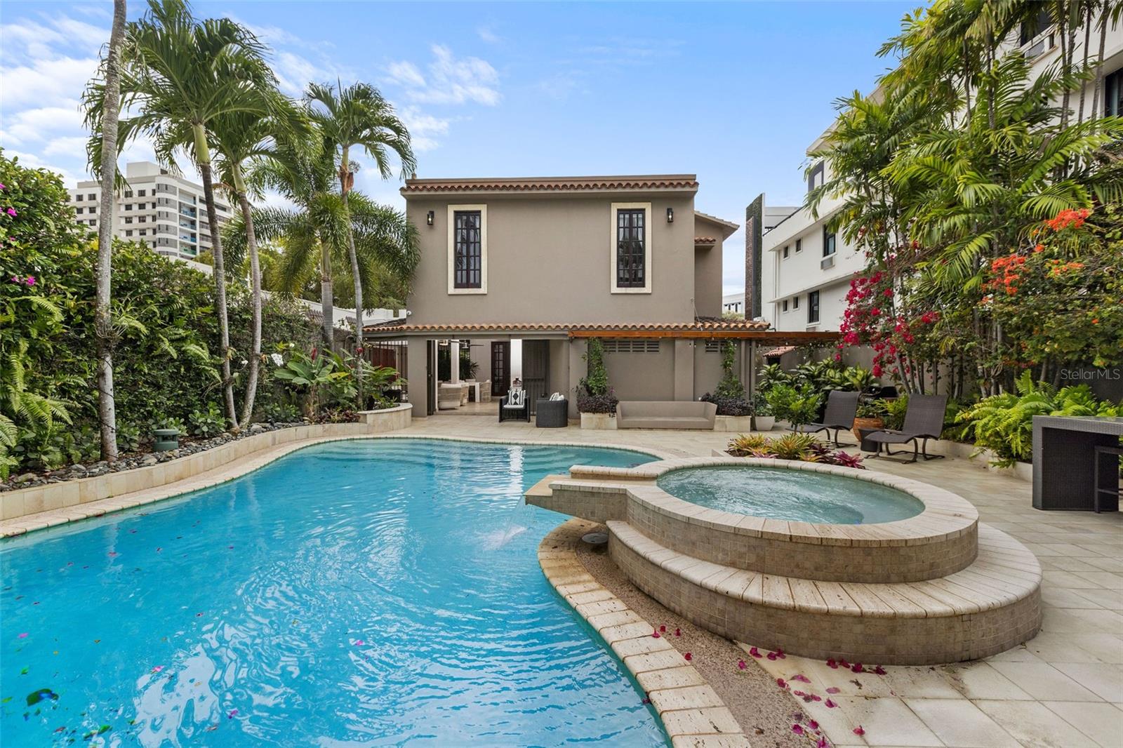 1151 MAGDALENA AVE