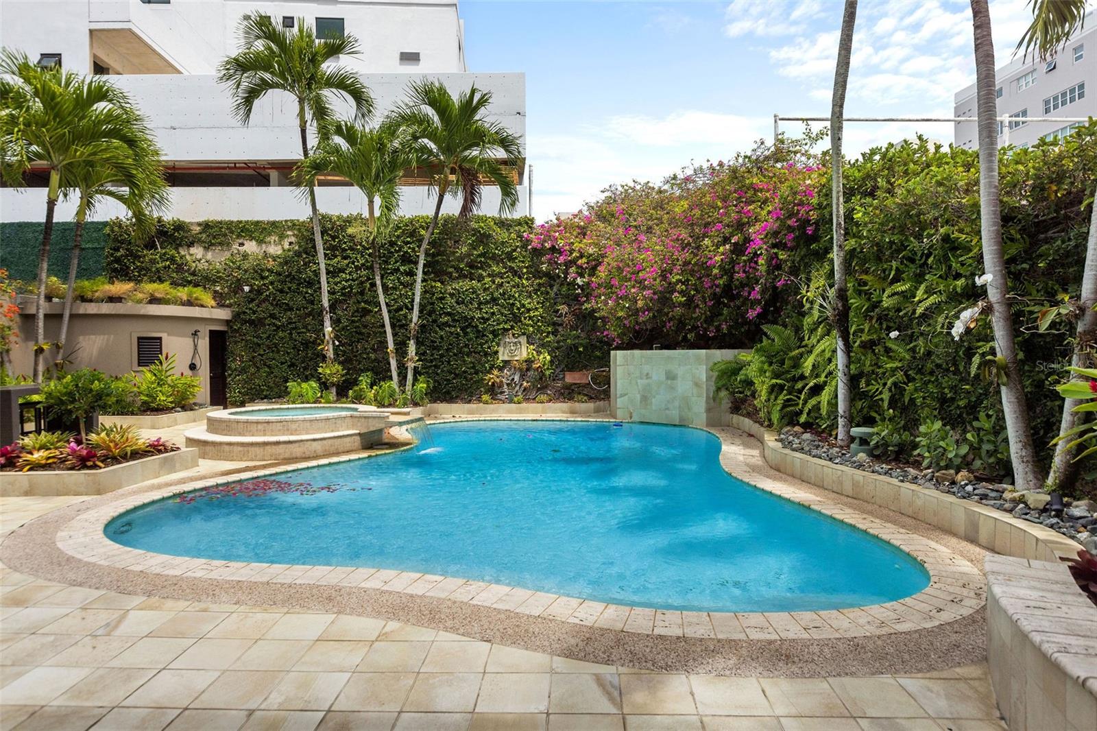 1151 MAGDALENA AVE