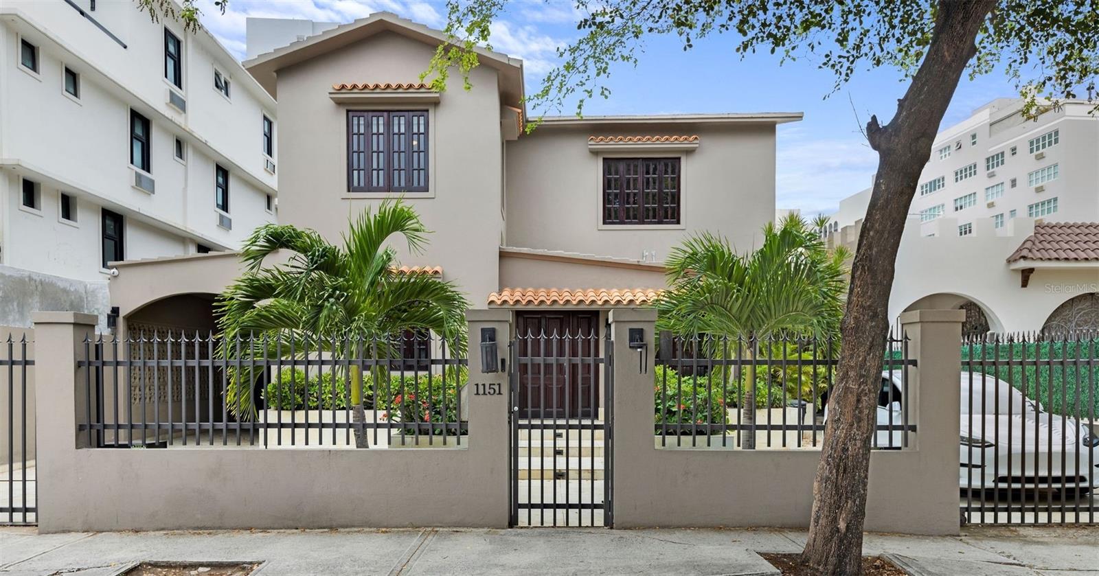 1151 MAGDALENA AVE