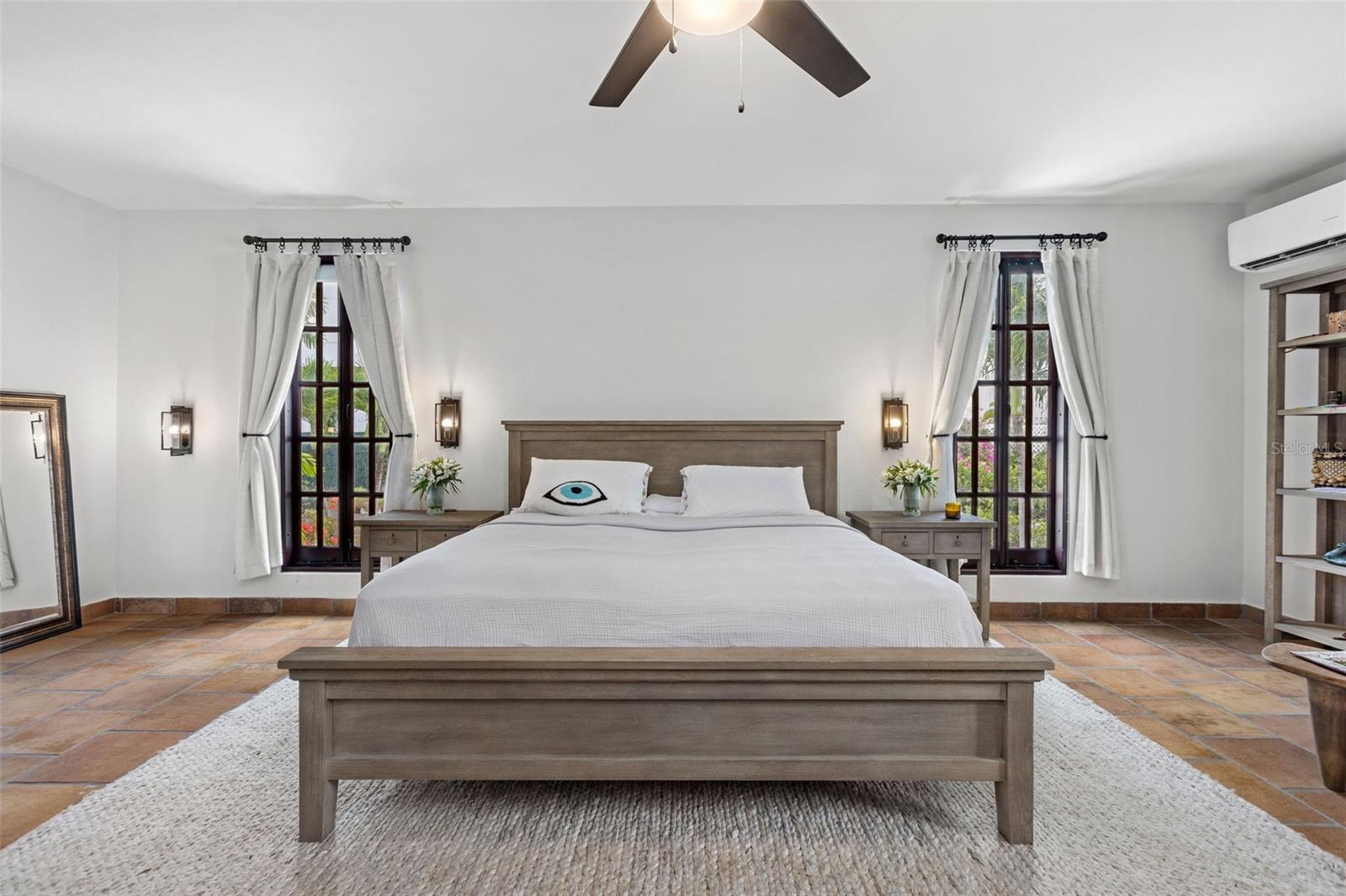 1151 MAGDALENA AVE