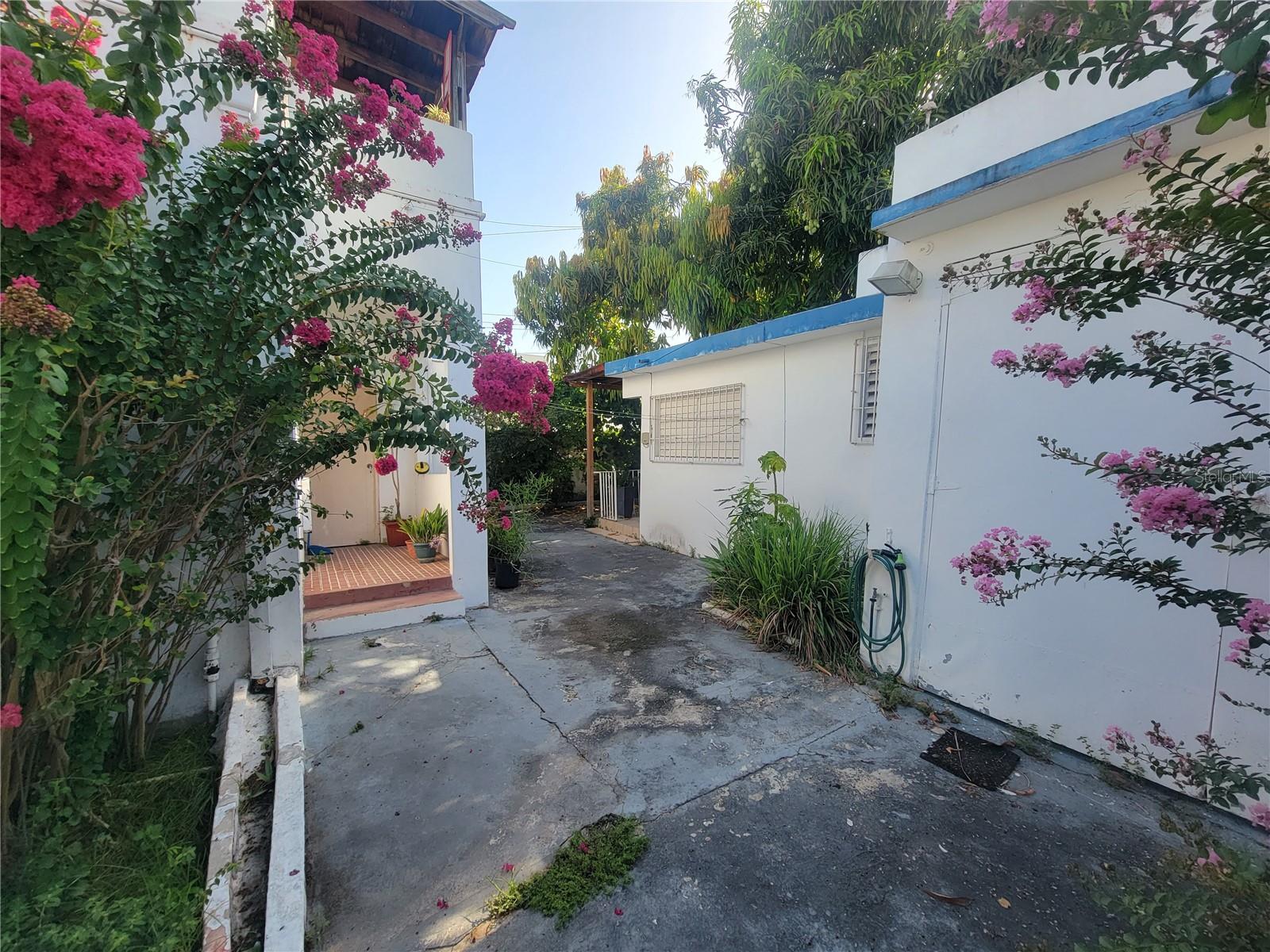 53 GERTRUDIS ST
