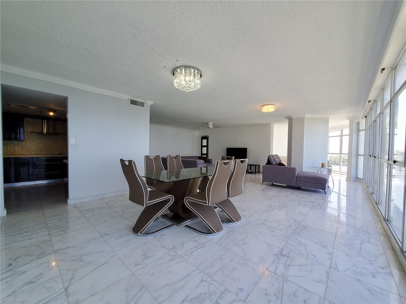 860 ASHFORD AVE #10-A
