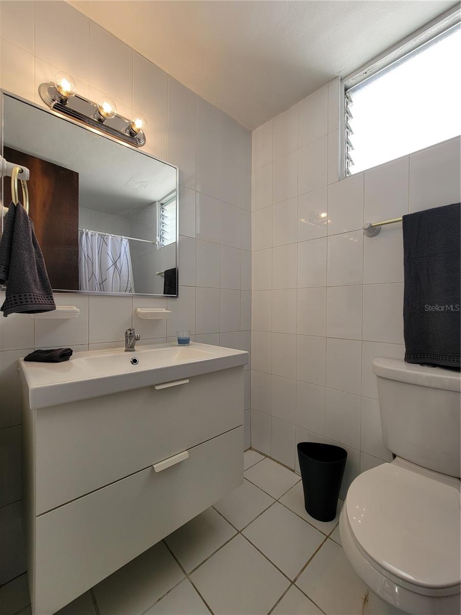 76 KING´S COURT ST #103