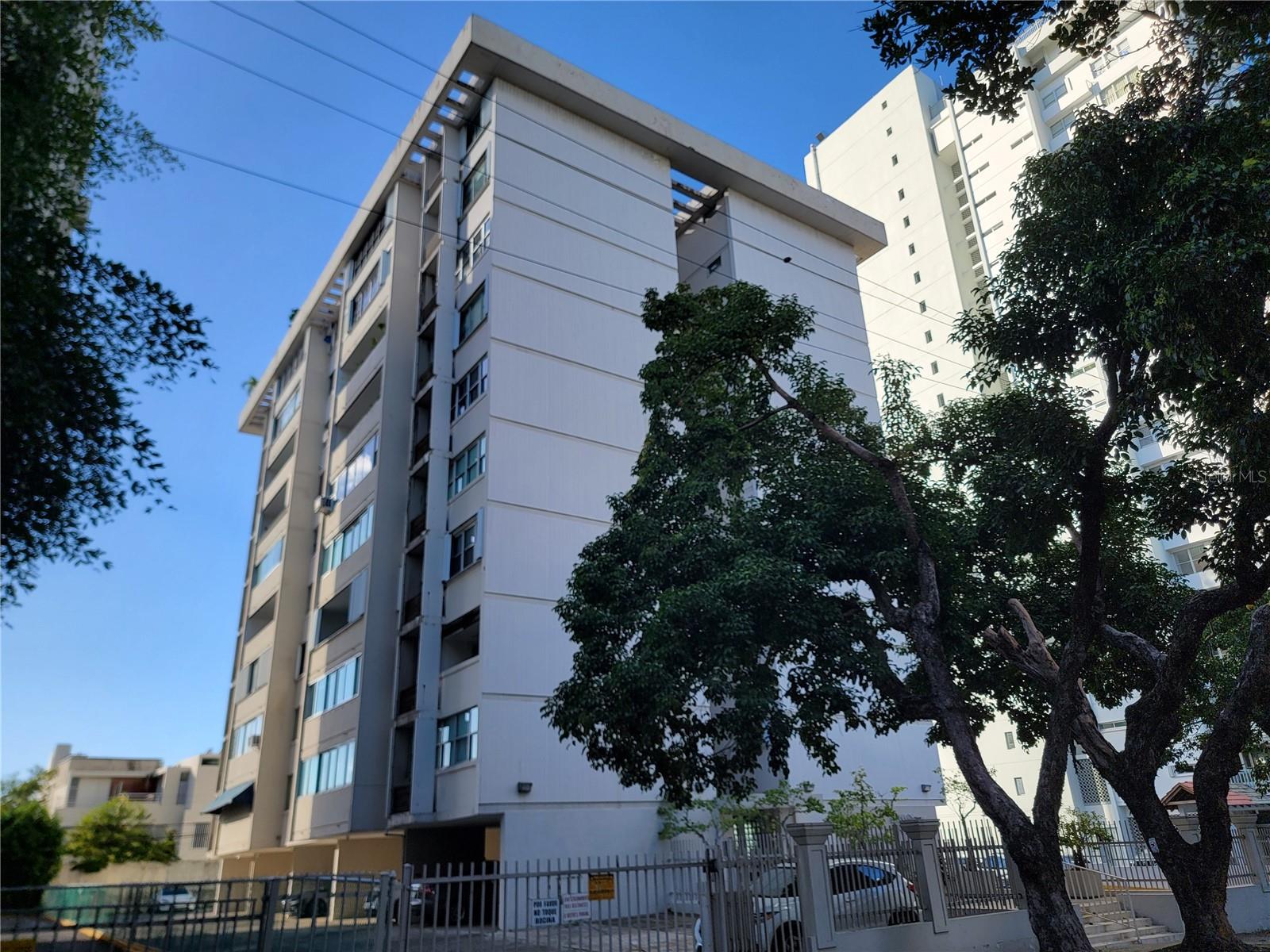 76 KING´S COURT ST #103