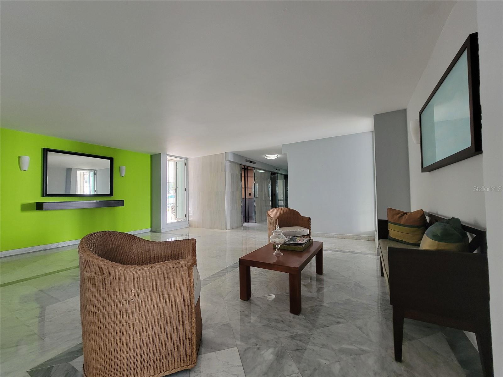 76 KING´S COURT ST #103