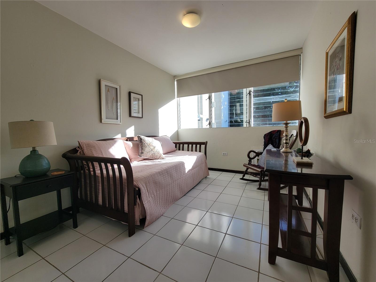 76 KING´S COURT ST #103