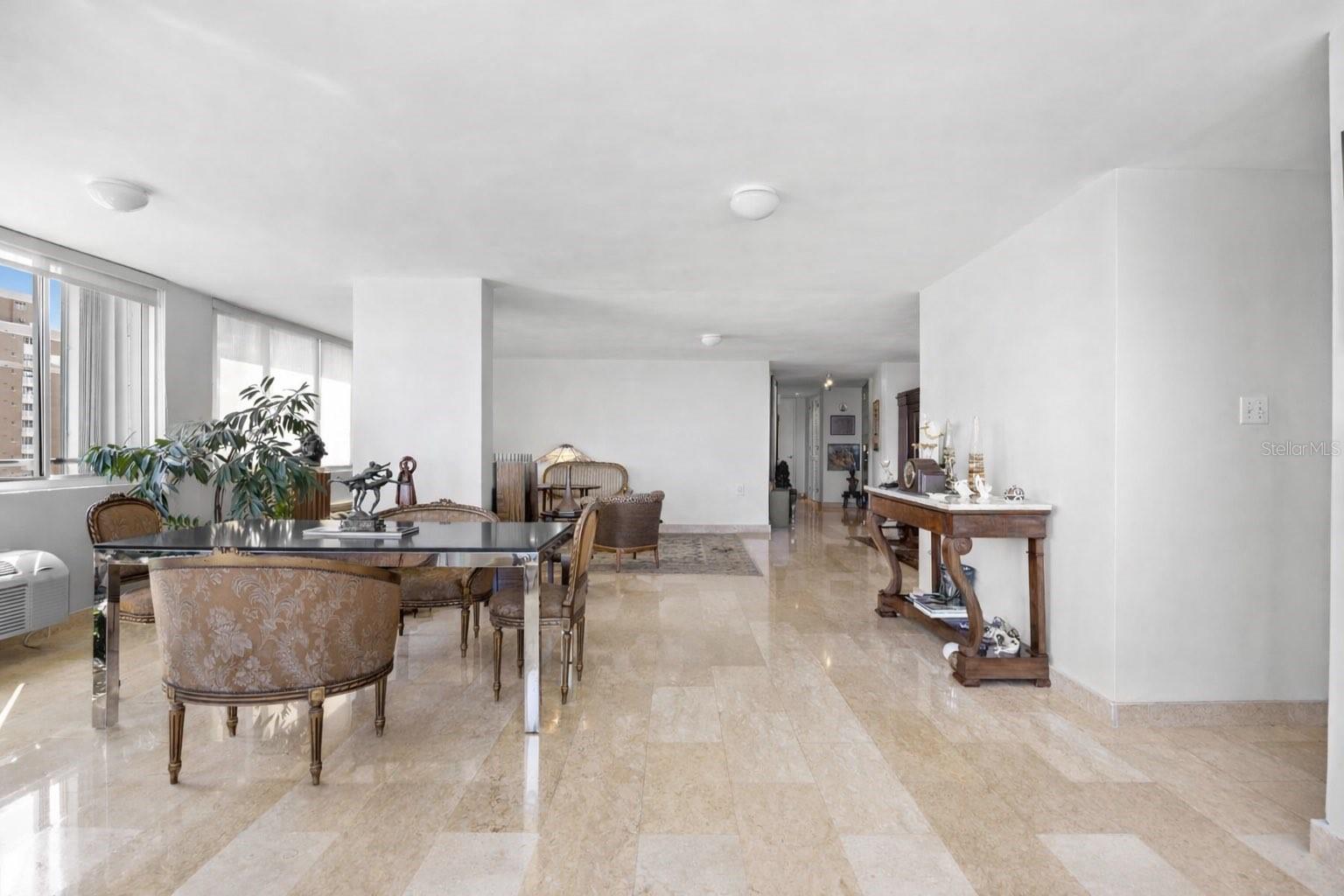 59 KING´S COURT ST #1002