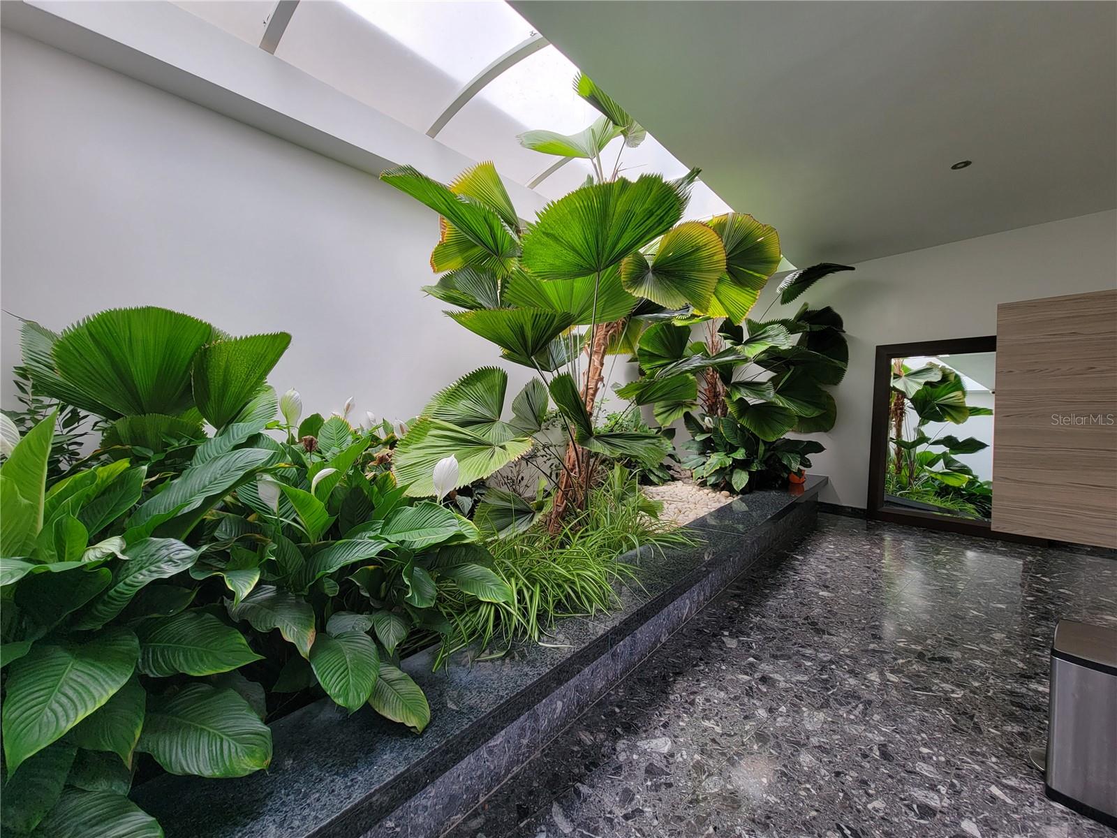 59 KING´S COURT ST #1002