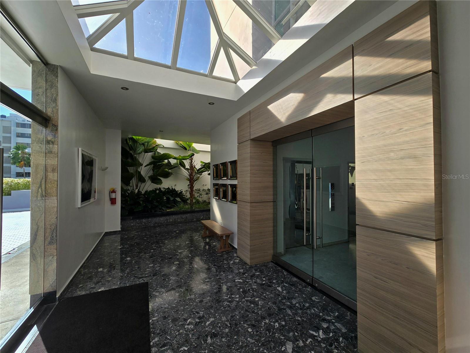 59 KING´S COURT ST #1002