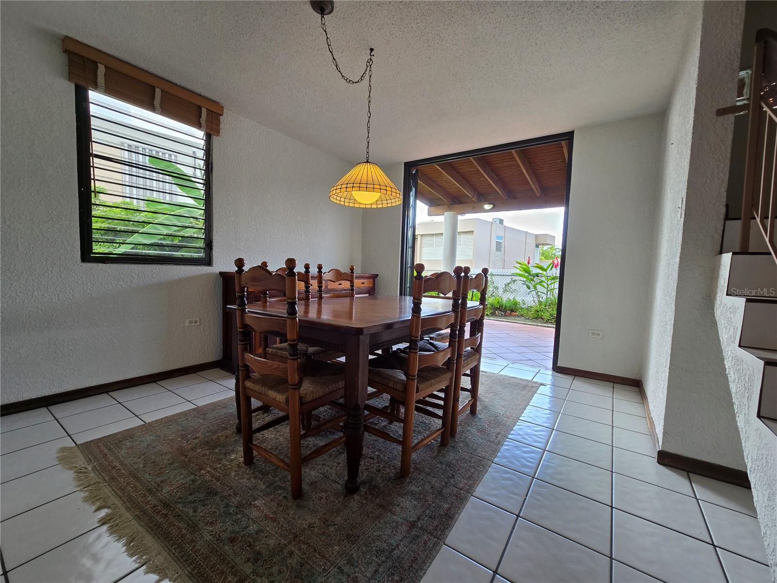 C-10 ISABEL LA CATOLICA ST