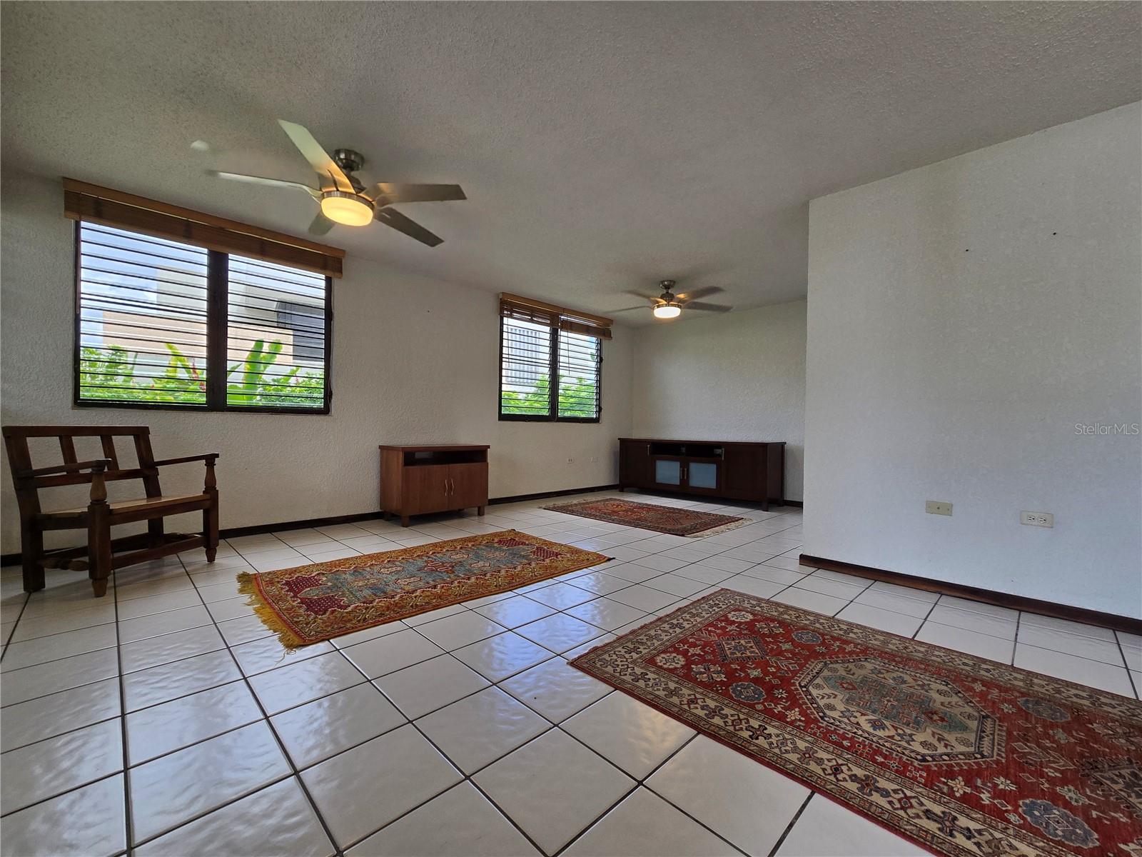 C-10 ISABEL LA CATOLICA ST