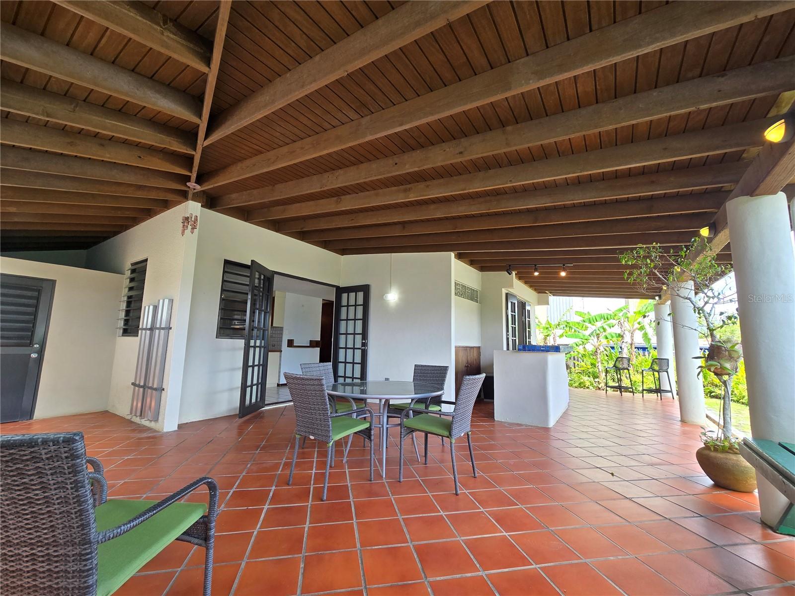 C-10 ISABEL LA CATOLICA ST