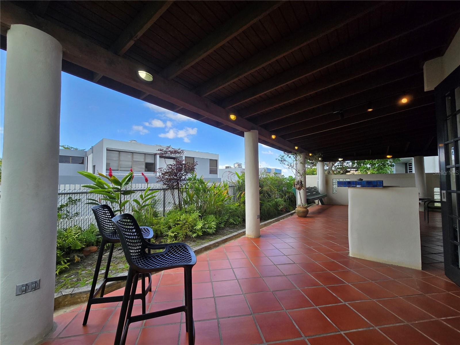 C-10 ISABEL LA CATOLICA ST