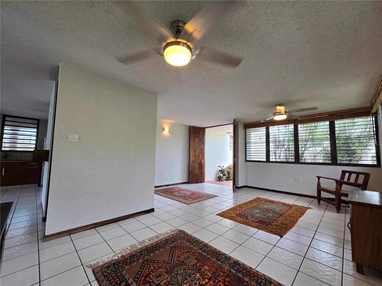 C-10 ISABEL LA CATOLICA ST