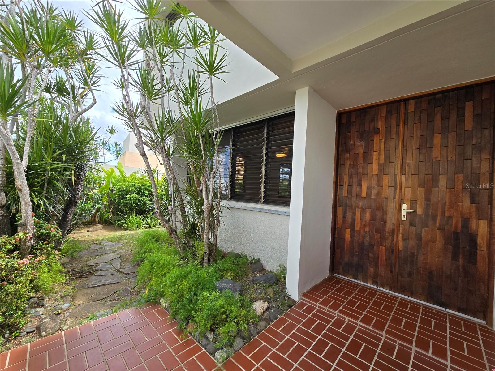 C-10 ISABEL LA CATOLICA ST