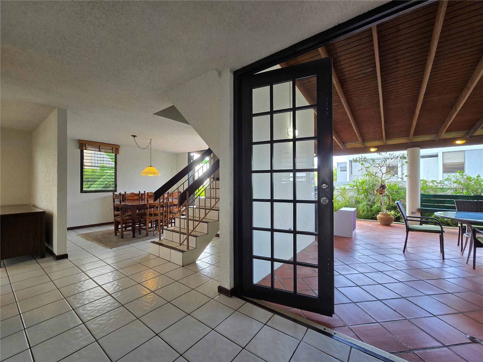 C-10 ISABEL LA CATOLICA ST