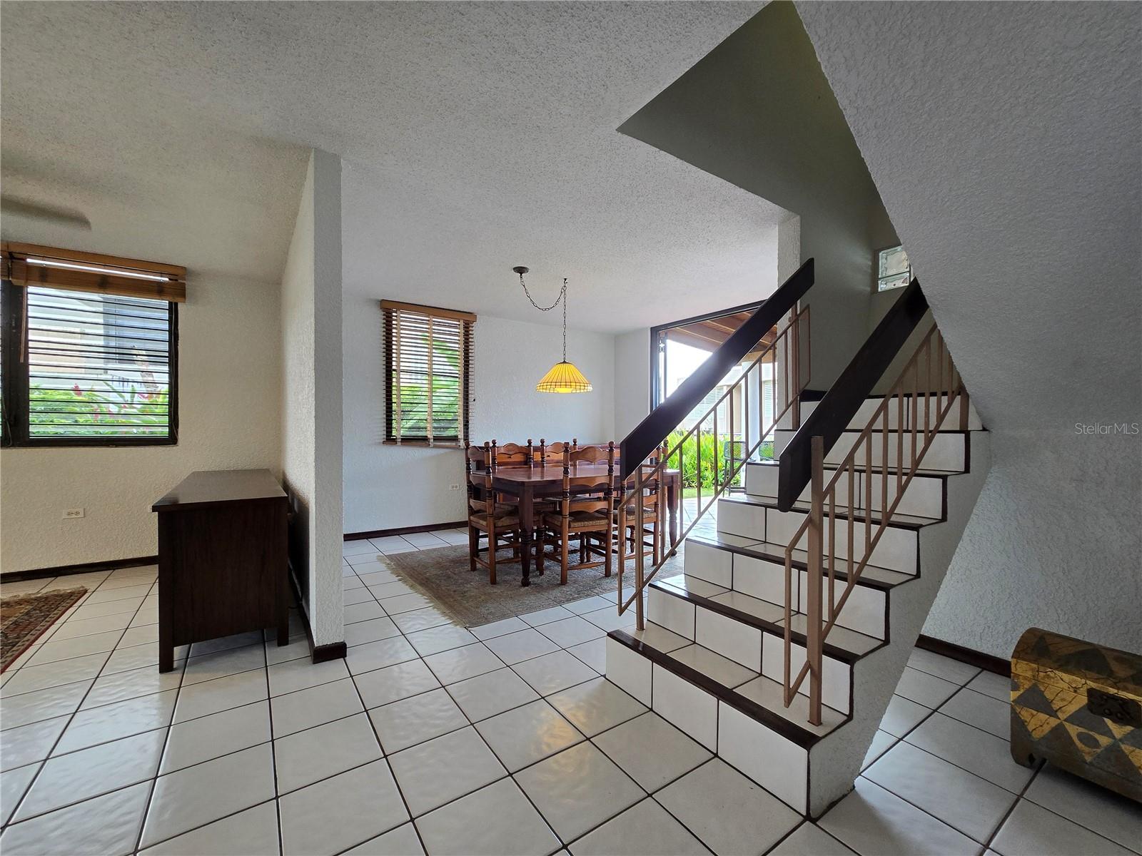 C-10 ISABEL LA CATOLICA ST