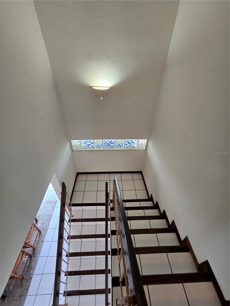 C-10 ISABEL LA CATOLICA ST