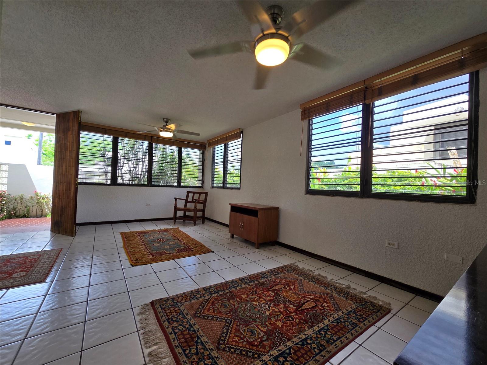 C-10 ISABEL LA CATOLICA ST