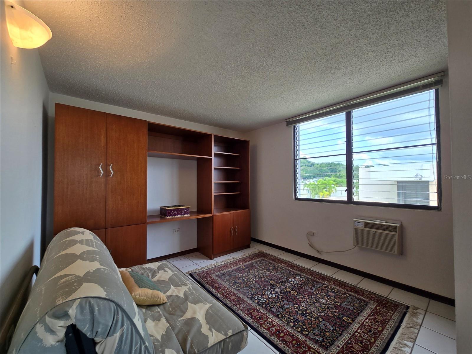 C-10 ISABEL LA CATOLICA ST