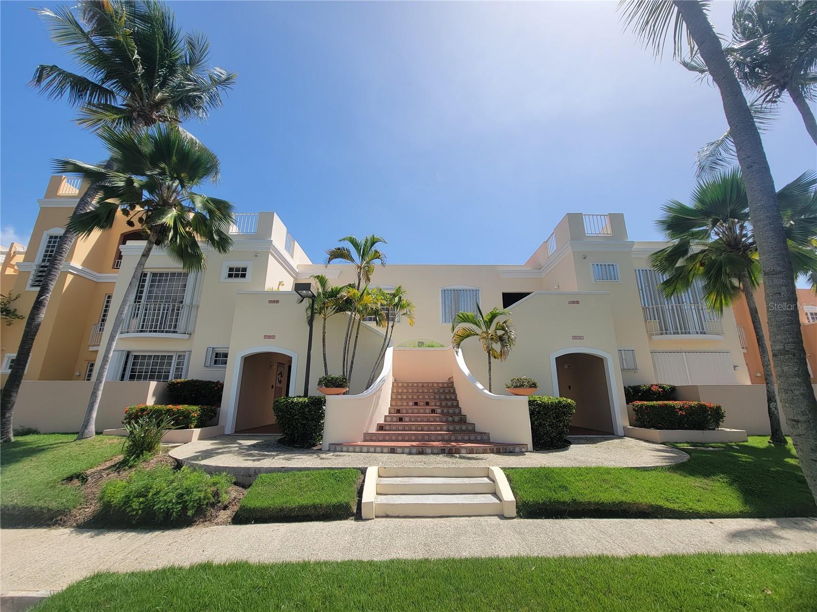 150 CANDELERO DR #798