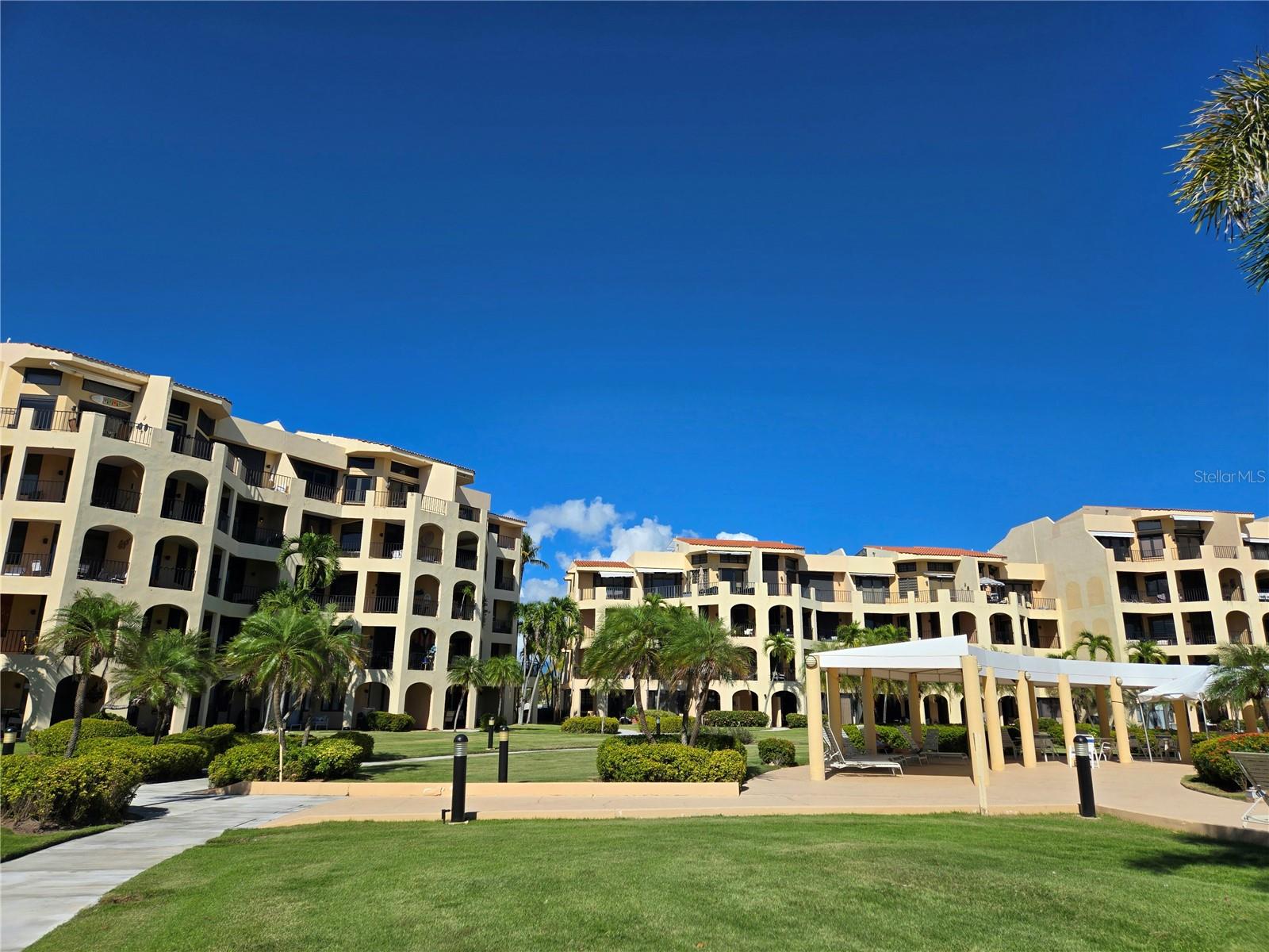 190 CANDELERO DR #162