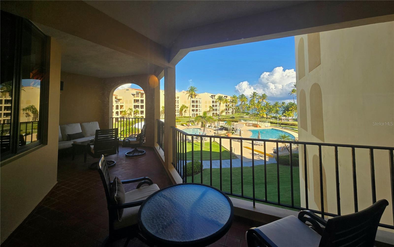 190 CANDELERO DR #162