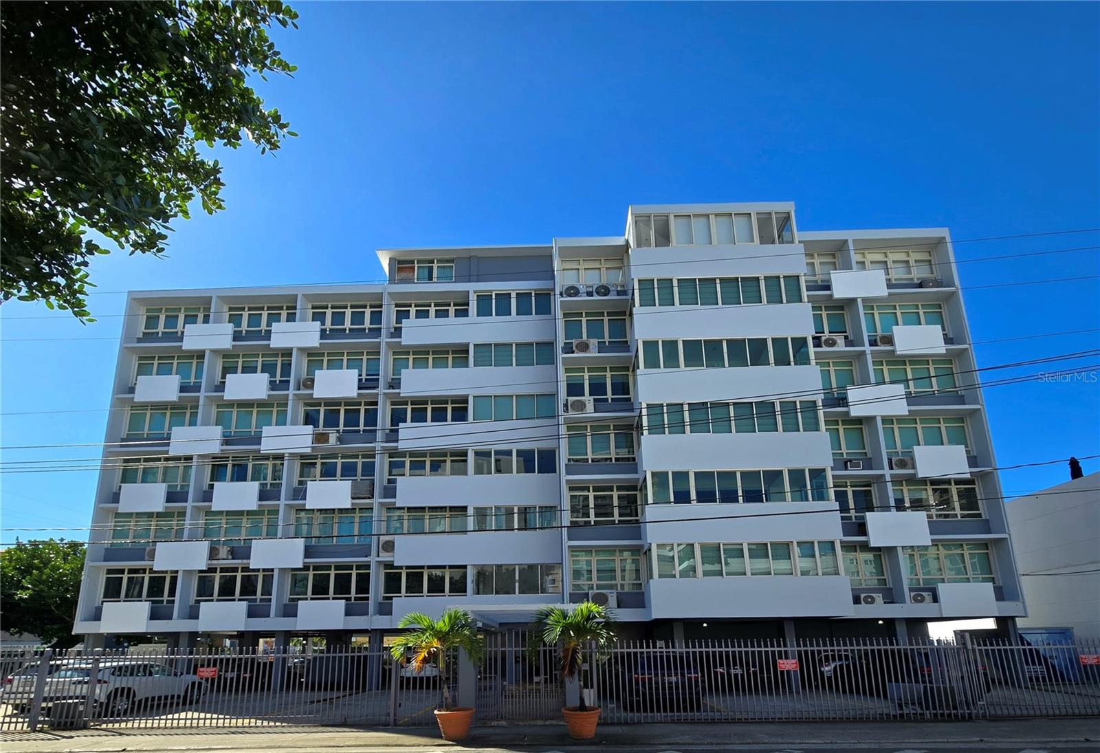 1160 MAGDALENA AVE #7B