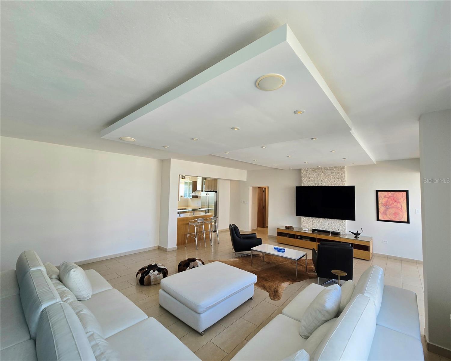 1160 MAGDALENA AVE #7B