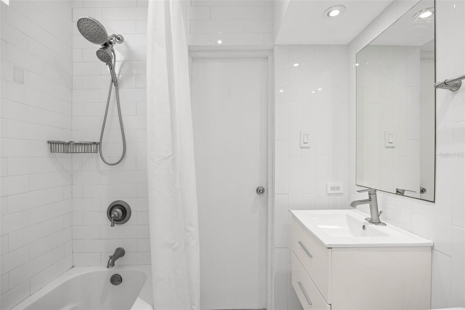 1420 WILSON AVE #402